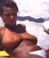 beach001.jpg (26355 bytes)